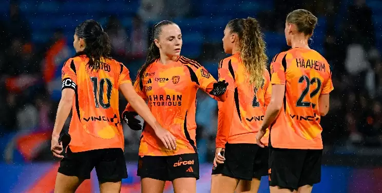 缩略图–我们的巴黎女孩敢于顶住进攻线–巴黎足球俱乐部