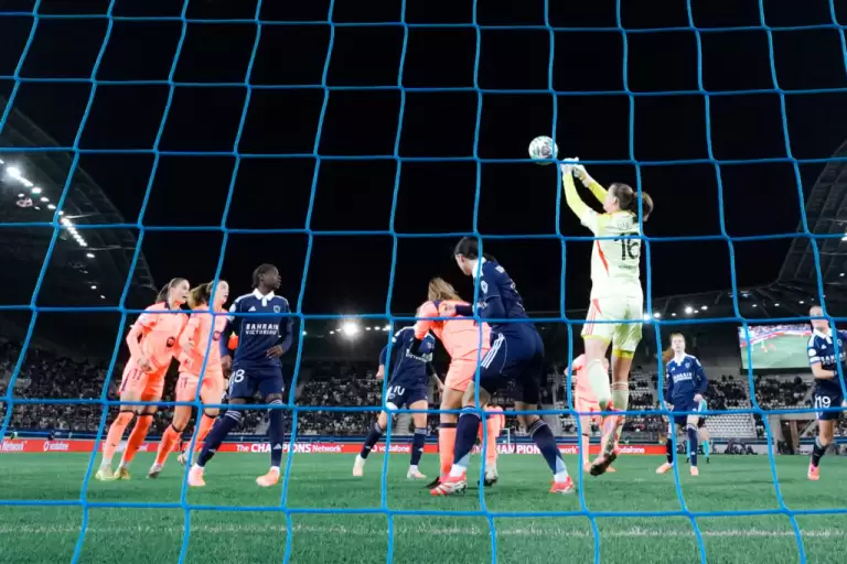 虽负巴萨，巴黎FC女足创历史首度晋级女足欧冠资格赛