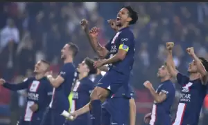 巴黎的另一抹深蓝：在巨人的阴影下，巴黎FC如何书写自己的生存哲学？